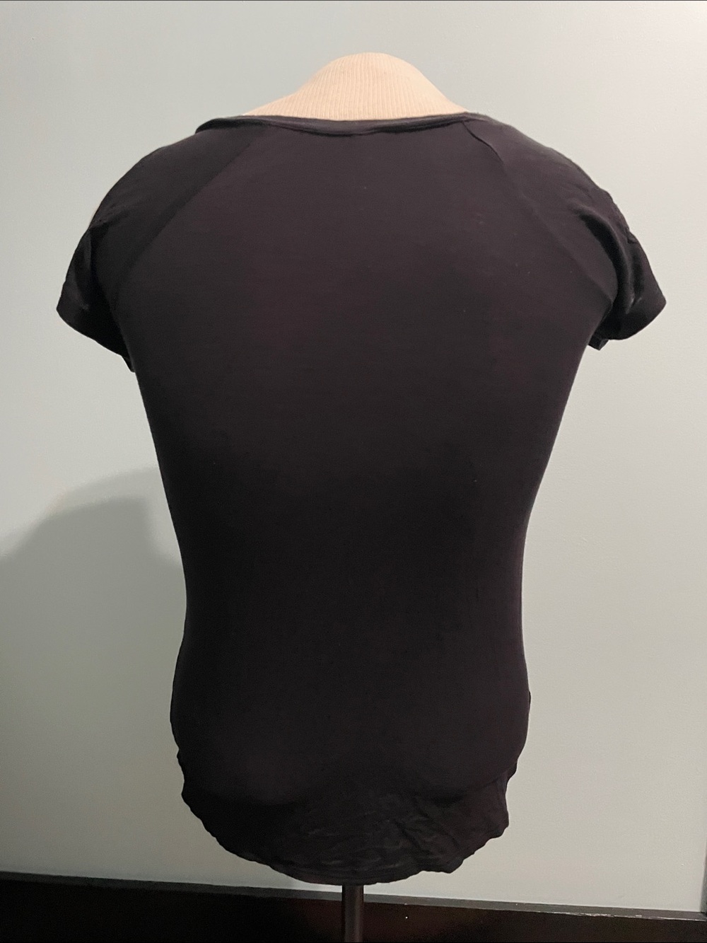 No Boundaries Black Cold Shoulder Top Medium - Picture 3 of 9